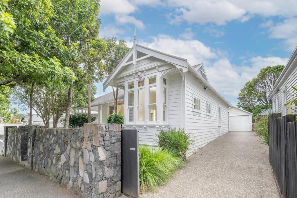 5 Bed Villa In Mount Eden Auckland Exterior photo